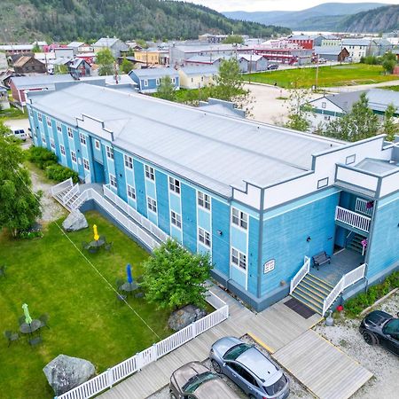 Holland America Dawson City Inn Екстер'єр фото