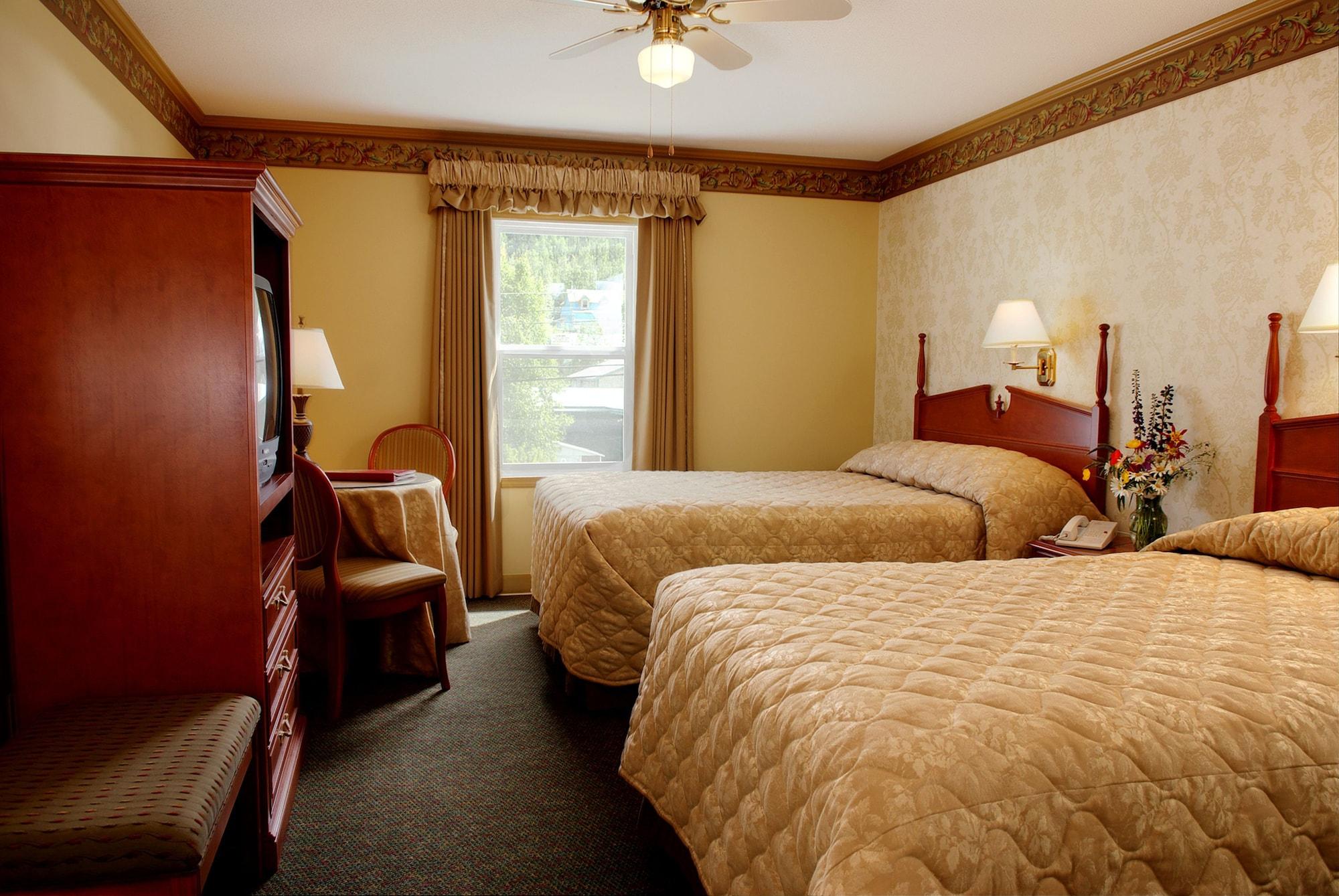 Holland America Dawson City Inn Екстер'єр фото