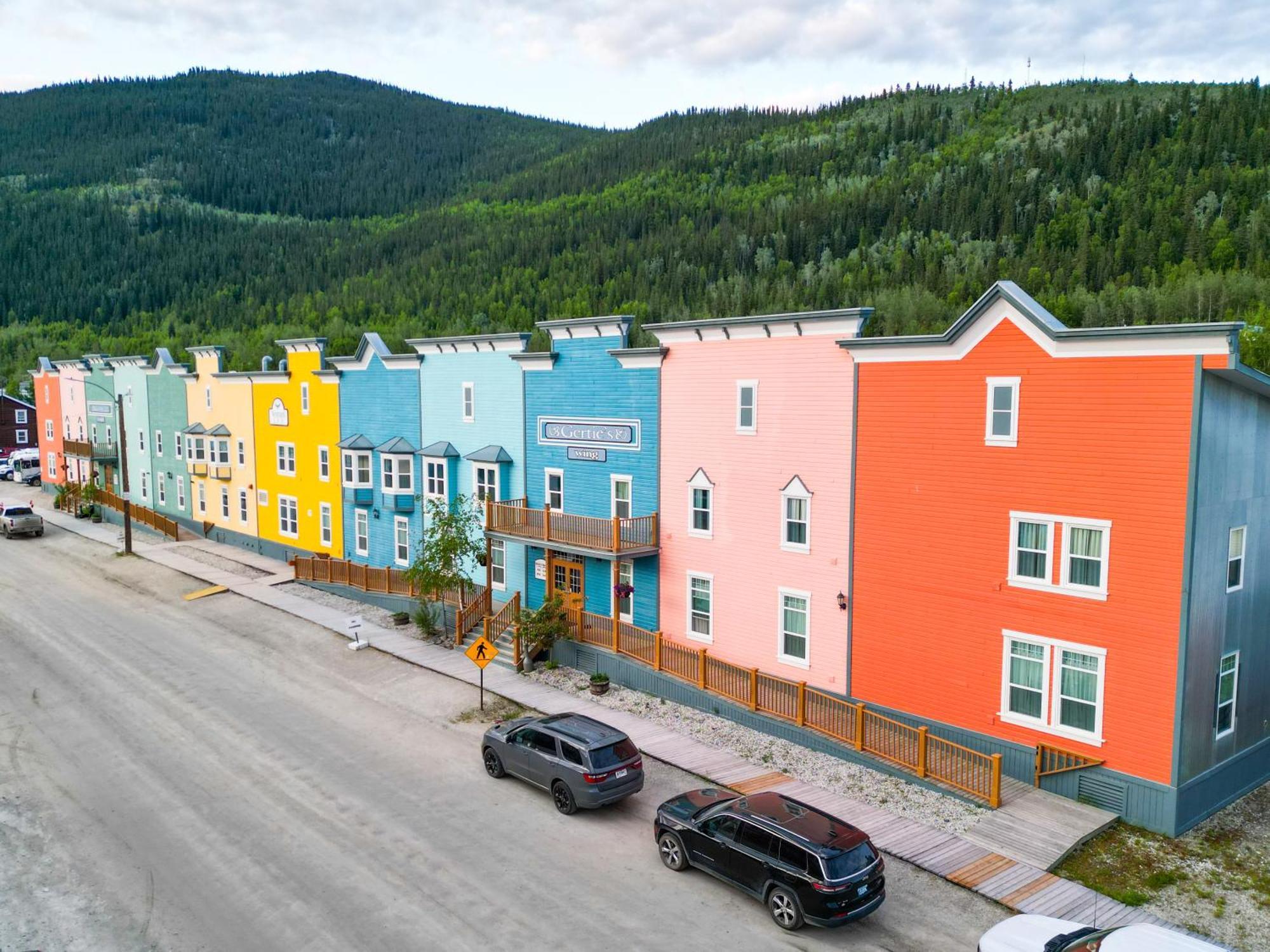 Holland America Dawson City Inn Екстер'єр фото