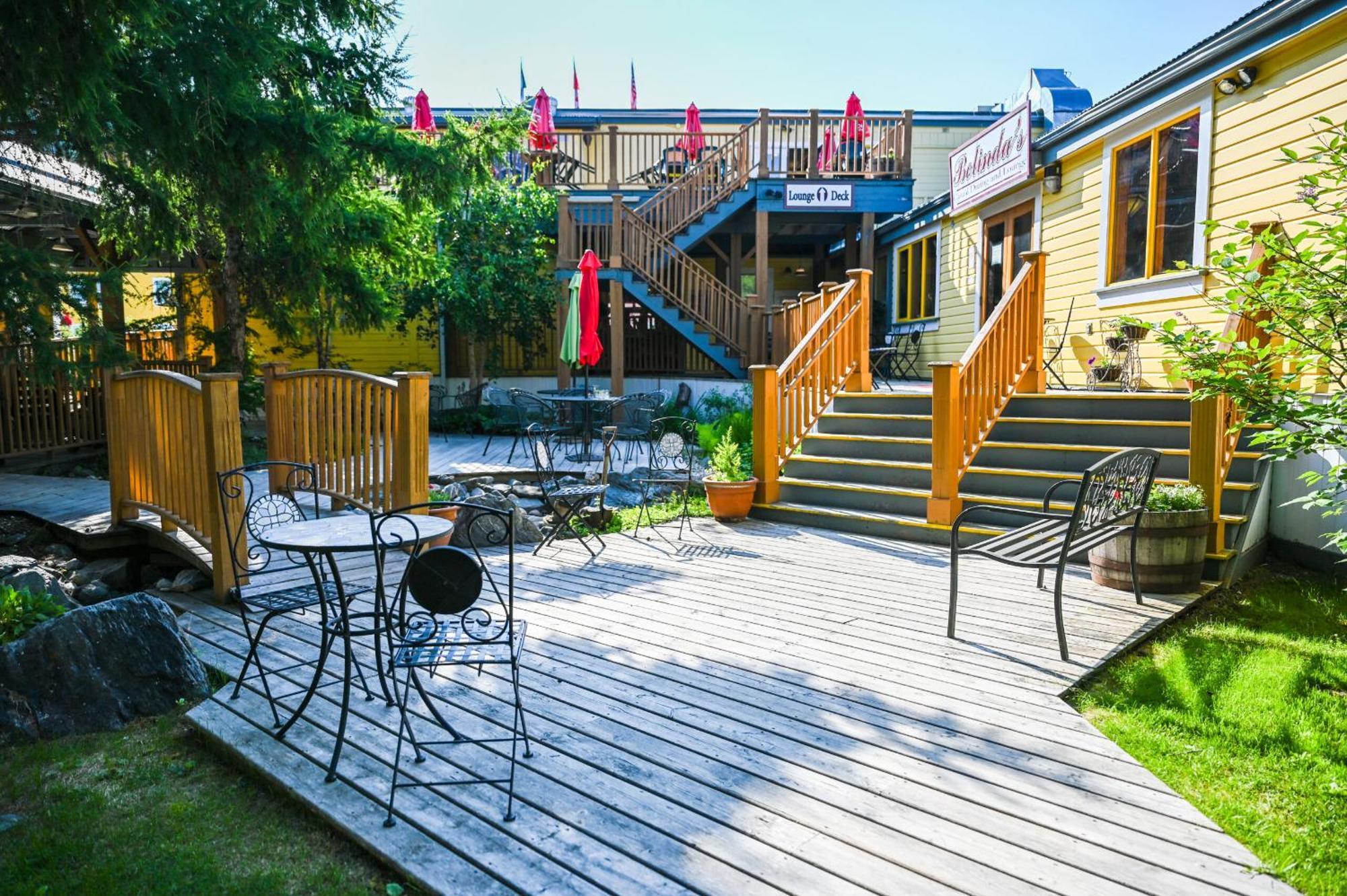 Holland America Dawson City Inn Екстер'єр фото