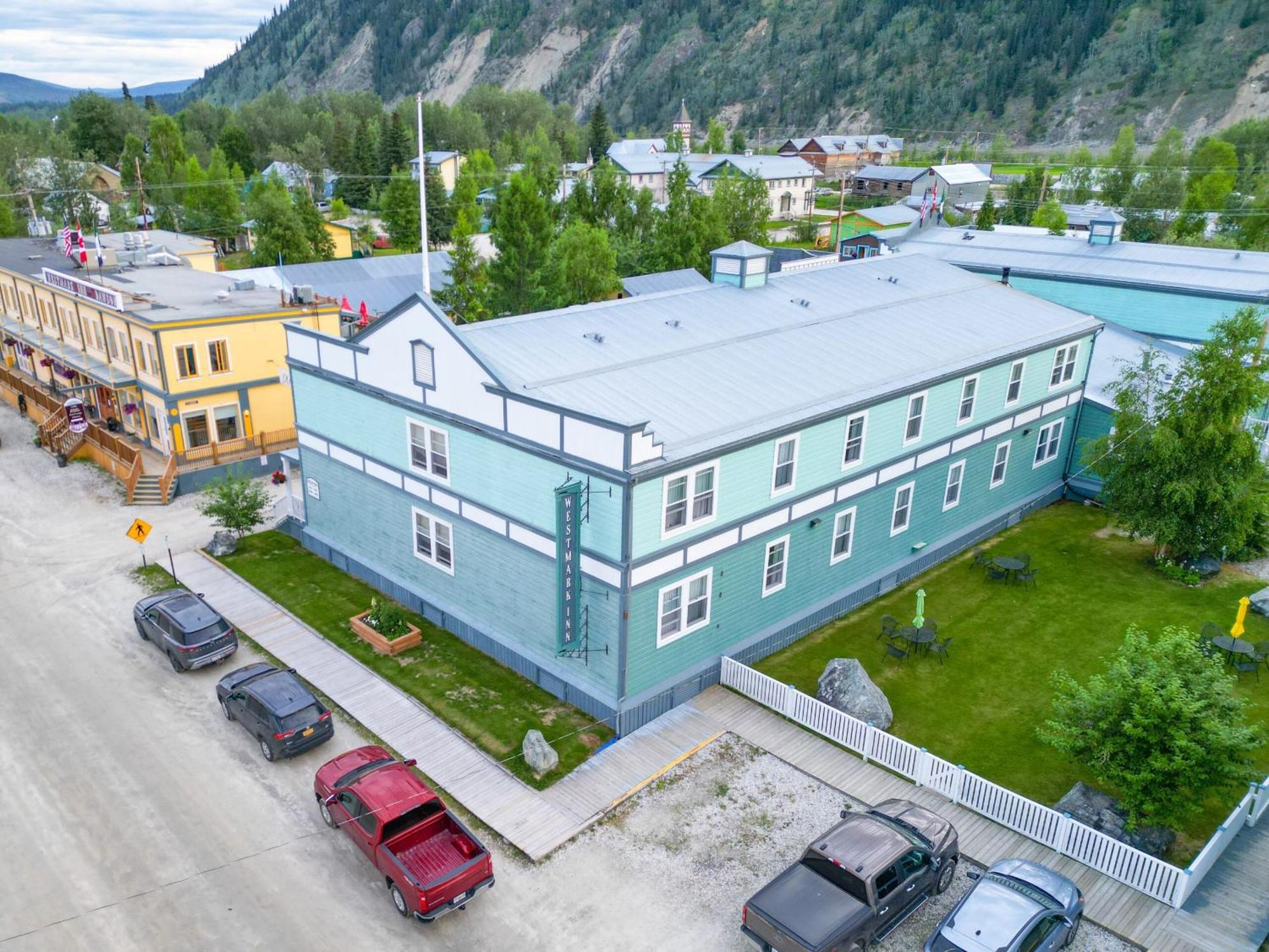 Holland America Dawson City Inn Екстер'єр фото