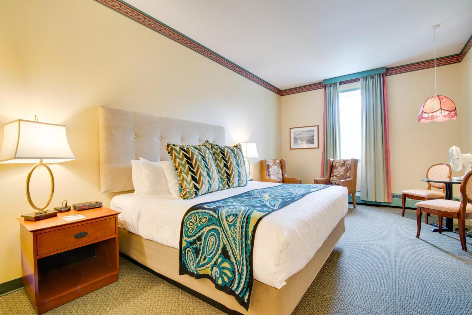 Holland America Dawson City Inn Екстер'єр фото