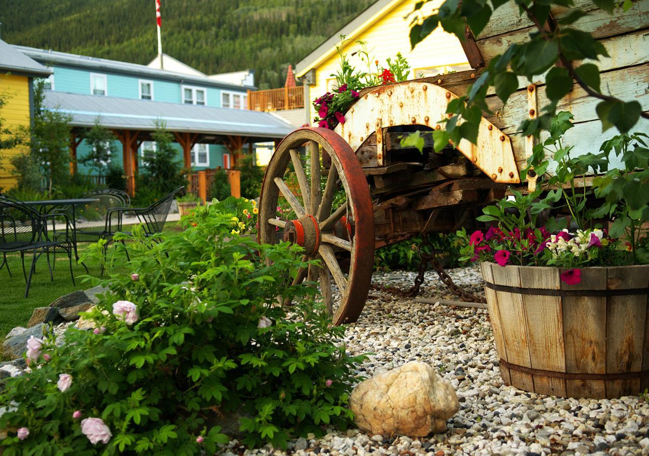 Holland America Dawson City Inn Екстер'єр фото