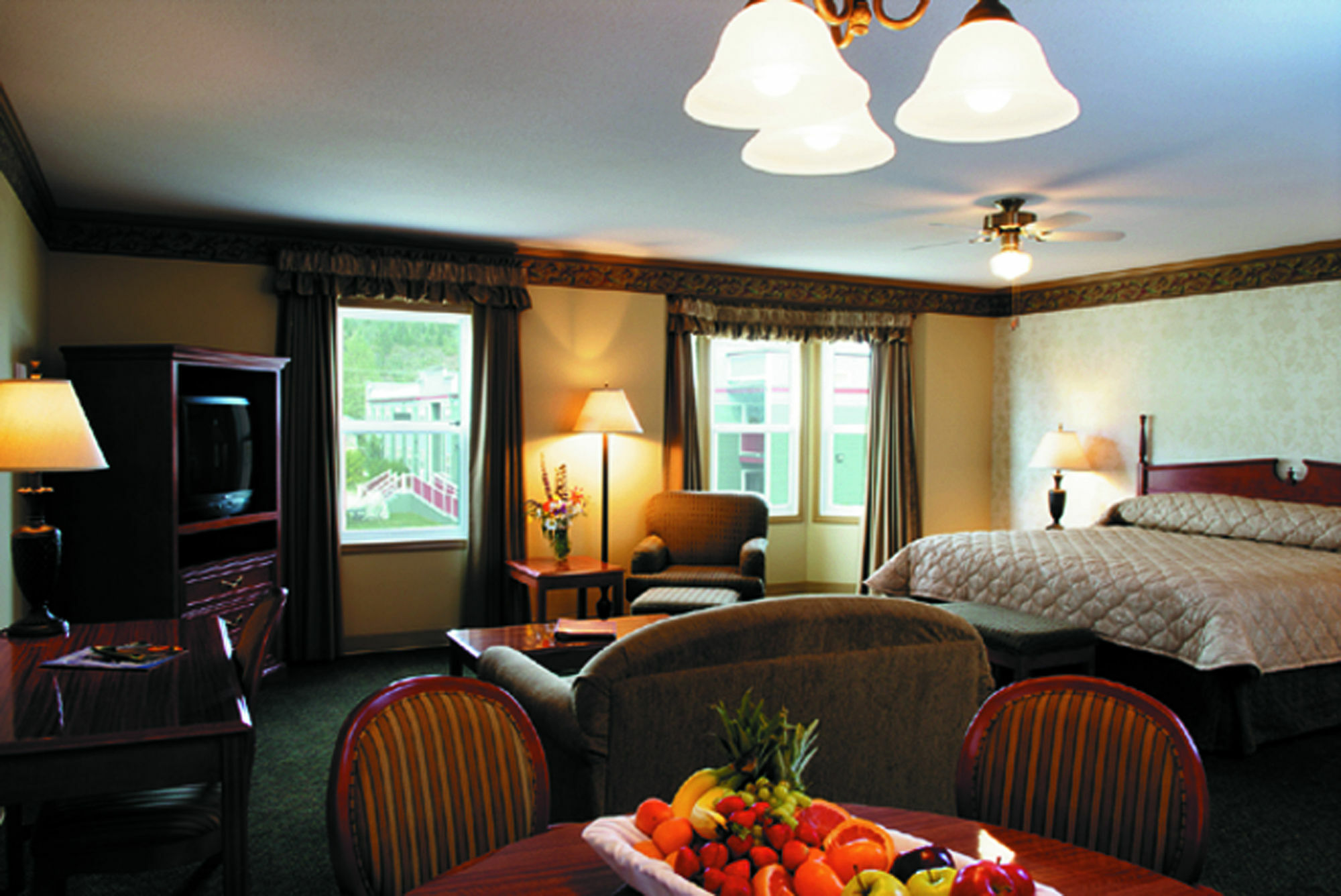 Holland America Dawson City Inn Екстер'єр фото